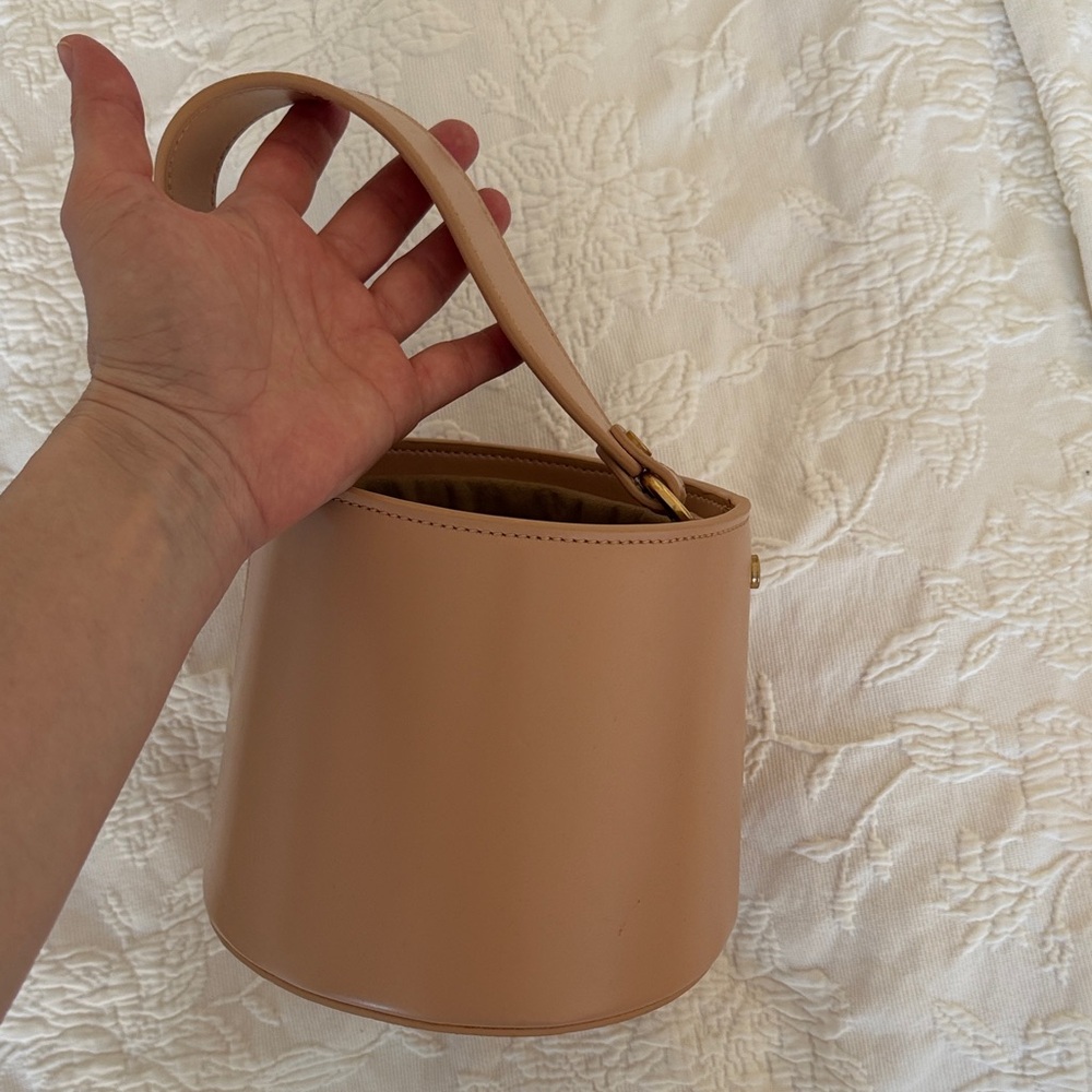 Minimalist Nude Bucket Handbag - Women's Shoulder Bag